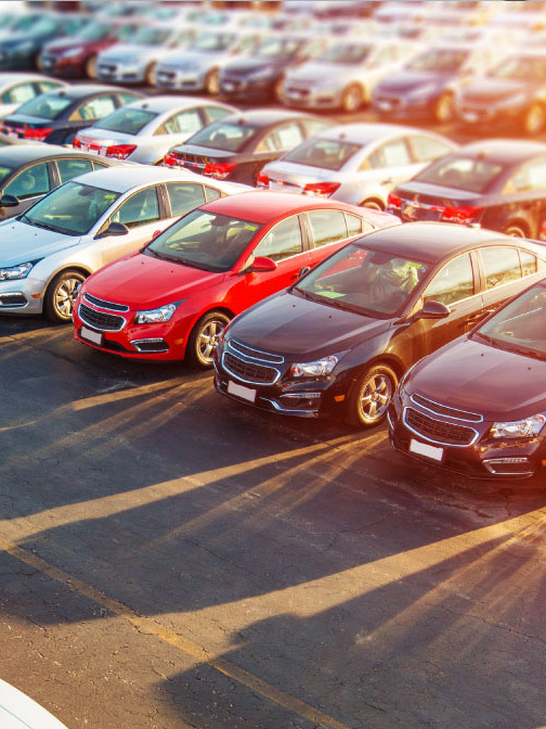 coches-en-aparcamientpo