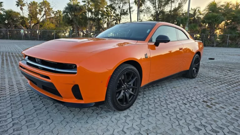 Dodge Charger Sixpack HO Two-Door 2026