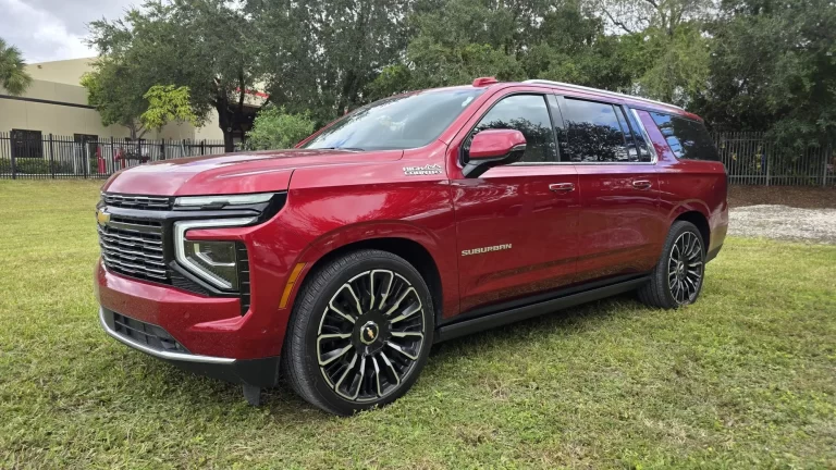 Chevrolet Suburban High Country 2026 – Nacho Autos
