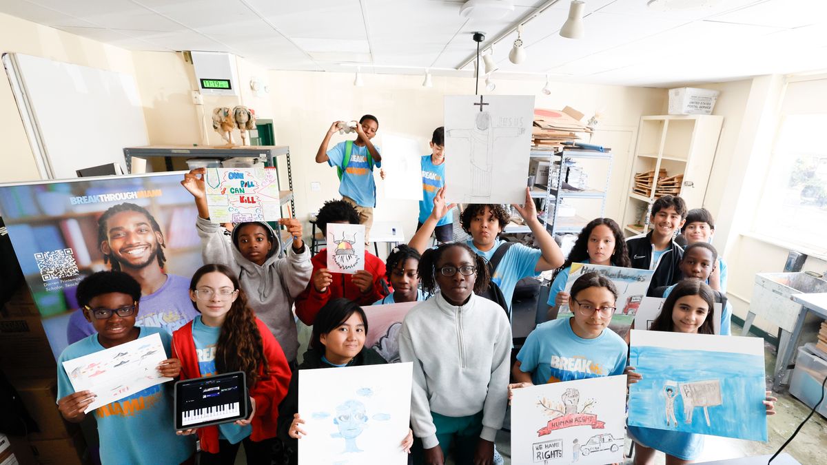 Genesis impulsa la educación STEAM en Florida con donaciones y talleres para jóvenes