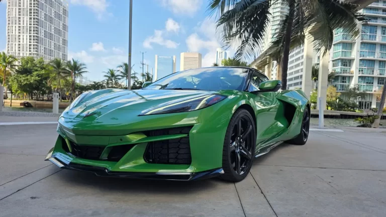 Chevrolet Corvette E-Ray 2026 | Nacho Autos