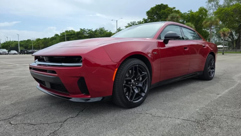 DODGE CHARGER R/T 4-DOOR AWD SIXPACK 2026 | Nacho Autos